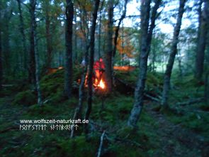 Wolfszeit Naturkraft Survival und Bushcraft in der Rhön, Fränkische Schweiz, Unterstand