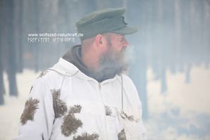 Wolfszeit Naturkraft Winter Survival und Bushcraft in Deutschland, Bayern, Hessen, Thüringen, Rhön.