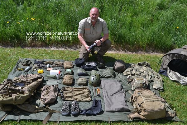 Bushcraft und Survival  als Krisenvorsorge in Deutschland und Europa | Verhalten auf der Flucht | Flucht aus dem Ballungsraum | Combat Survival | Urban Survival | Objektschutz | Eigensicherung | Vorratshaltung  | Prepper | Prepping | Black Out | Stromausfall | Systemcrash | Finanzcrash | Wirtschaftskollaps | Survival Medizin | Fluchtrucksack | BOB | Notfallrucksack | Abenteuer Überleben | Krisenprävention | Krisenvorsorge seit 10 Jahren.