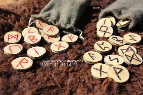 Runenkunde, Runen, Runes , Futhark, Germanen, Wikinger, Algiz,  Othala, Heidentum, Naturreligion, Runenset, Wolfszeit Naturkraft